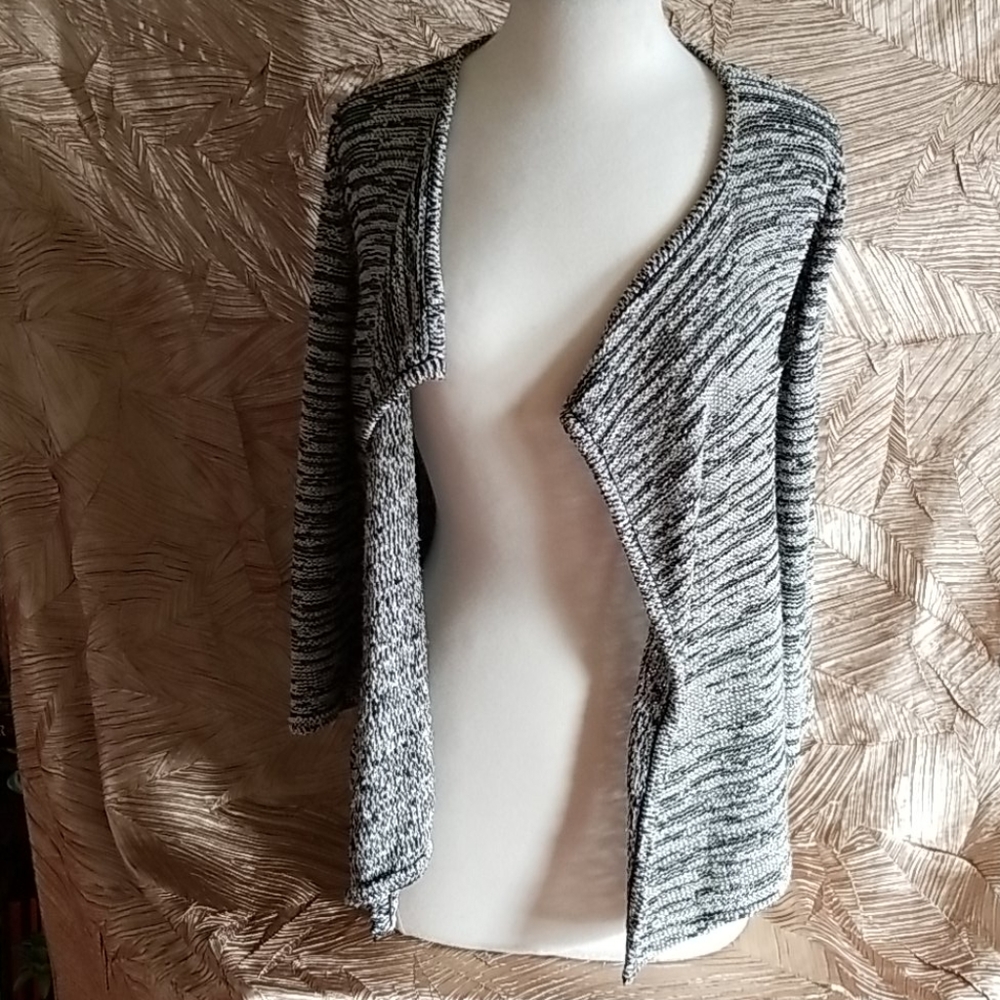 Cable&Gauge  cardigan black and white